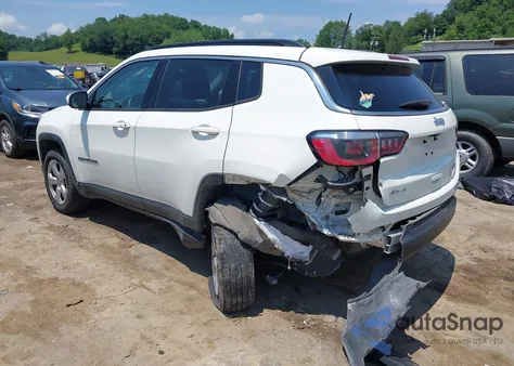 2018 Jeep Compass Latitude 4X4 из США, поврежденный, VIN 3C4NJDBB5JT256809